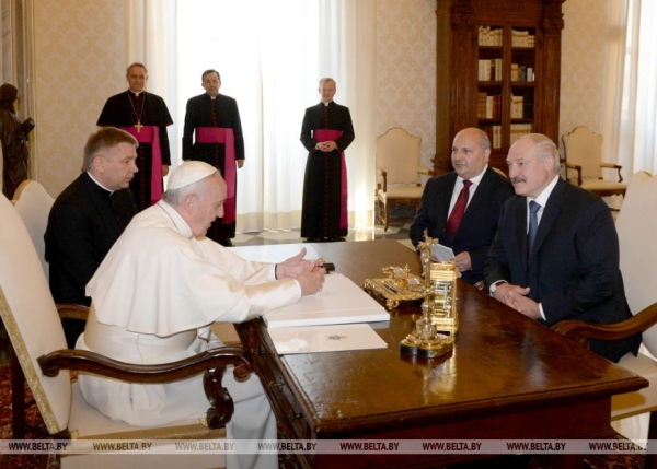 "У нас одинаковые принципы и взгляды". Какой была встреча Лукашенко с Франциском в 2016-м? "У нас одинаковые принципы и взгляды". Какой была встреча Лукашенко с Франциском в 2016-м?