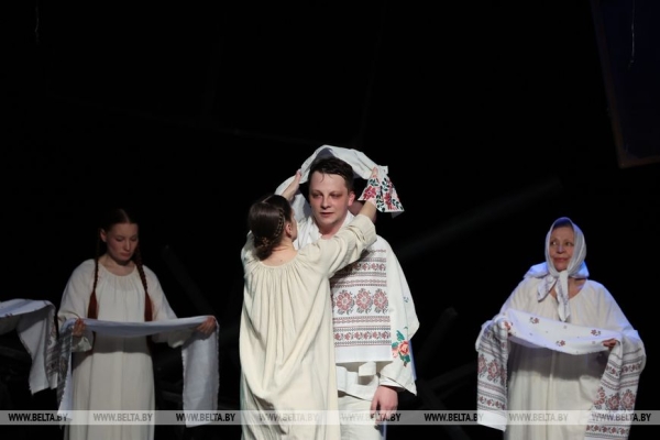 Пензенский театр юного зрителя представил в Могилеве спектакль "Кижеватов (страницы истории)"