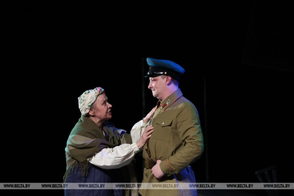 Пензенский театр юного зрителя представил в Могилеве спектакль "Кижеватов (страницы истории)"