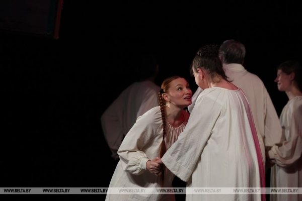 Пензенский театр юного зрителя представил в Могилеве спектакль "Кижеватов (страницы истории)"