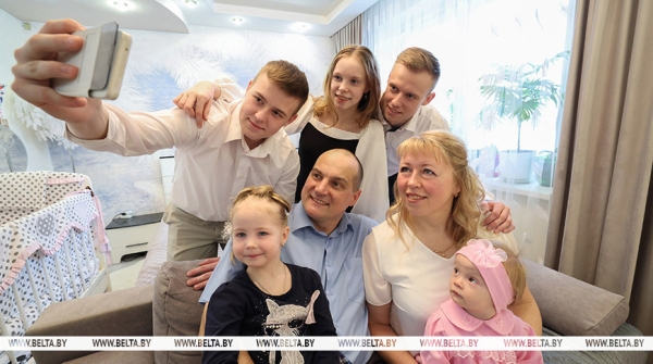 Фоточелленджи, фестивали и консультации. Что пройдет в Беларуси ко Дню семьи, рассказали в Минтруда