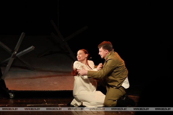 Пензенский театр юного зрителя представил в Могилеве спектакль "Кижеватов (страницы истории)"