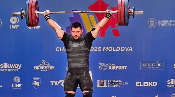 Белорусские тяжелоатлеты завоевали семь наград континентального форума