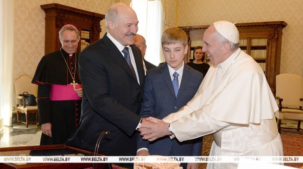 "У нас одинаковые принципы и взгляды". Какой была встреча Лукашенко с Франциском в 2016-м? "У нас одинаковые принципы и взгляды". Какой была встреча Лукашенко с Франциском в 2016-м?