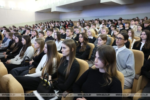 Написать свою историю после знакомства с выставкой БЕЛТА предложили студенты МИТСО и столичные школьники Написать свою историю после знакомства с выставкой БЕЛТА предложили студенты МИТСО и столичные школьники