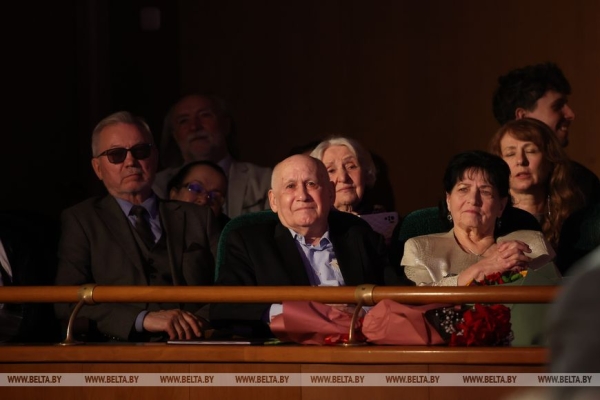 "Более 580 встреч, будет тысяча". Эдуард Ханок о работе с молодежью и планах на будущее "Более 580 встреч, будет тысяча". Эдуард Ханок о работе с молодежью и планах на будущее