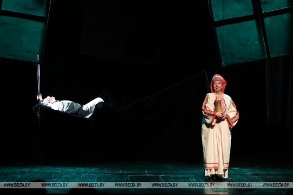 Пензенский театр юного зрителя представил в Могилеве спектакль "Кижеватов (страницы истории)"