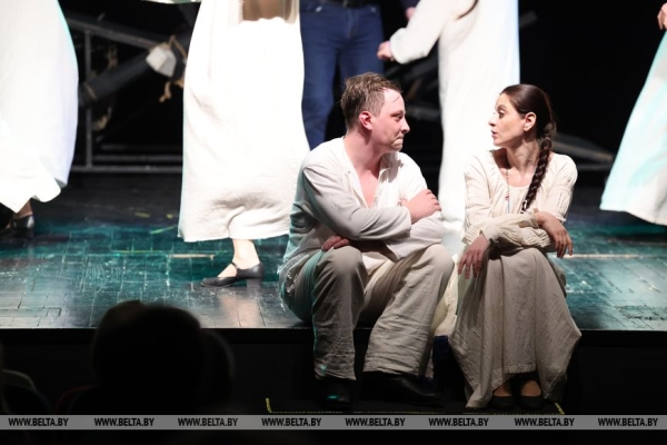 Пензенский театр юного зрителя представил в Могилеве спектакль "Кижеватов (страницы истории)"