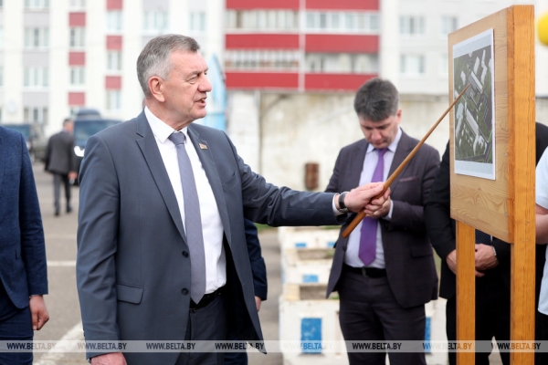 Образец для регионов, заявление о гастарбайтерах, амнистия и переосмысление Чернобыля. Итоги недели Президента