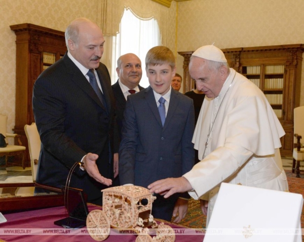 "У нас одинаковые принципы и взгляды". Какой была встреча Лукашенко с Франциском в 2016-м? "У нас одинаковые принципы и взгляды". Какой была встреча Лукашенко с Франциском в 2016-м?