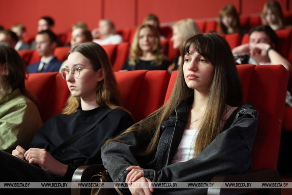 "Иди и смотри, чувствуй, переживай". Шикунец о фильмах "Лагеря смерти" и "Сожженные деревни"