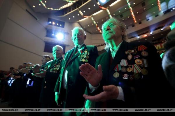 О "не формальной" памяти, войне за умы и сердца и молниеносном ответе агрессору. Откровенная речь Лукашенко в канун 80-летия Победы 