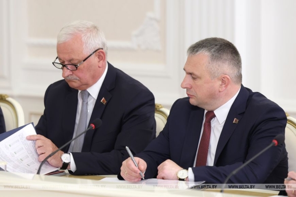 "Золото буквально под ногами". Лукашенко актуализировал задачи по обращению с отходами