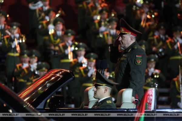 Генеральная репетиция военного парада к 80-летию Победы прошла у стелы "Минск - город-герой"