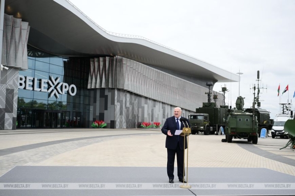 День Победы в двух столицах, откровенные заявления, марафон встреч и музей народных достижений. Итоги недели Президента День Победы в двух столицах, откровенные заявления, марафон встреч и музей народных достижений. Итоги недели Президента