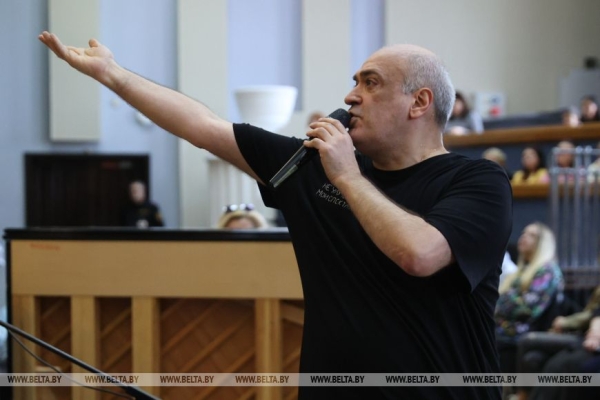 "Ставлю для современного зрителя". Режиссер Большого о подготовке оперы "Орлеанская дева"