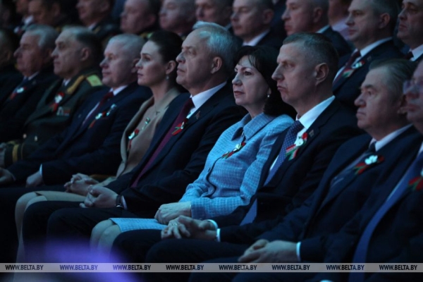 О "не формальной" памяти, войне за умы и сердца и молниеносном ответе агрессору. Откровенная речь Лукашенко в канун 80-летия Победы 