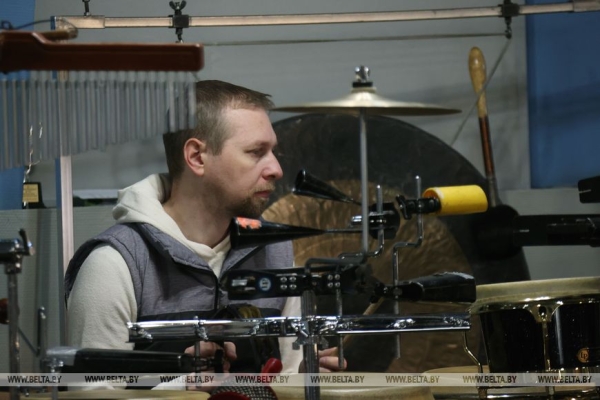 Кто борется за хрустальную гитару? Посмотрели, как молодые исполнители готовятся к конкурсу в Молодечно