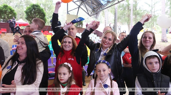 Республиканский семейный фестиваль "Вместе" собрал 24 дружные семьи со всей страны