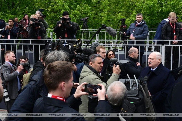День Победы в двух столицах, откровенные заявления, марафон встреч и музей народных достижений. Итоги недели Президента День Победы в двух столицах, откровенные заявления, марафон встреч и музей народных достижений. Итоги недели Президента