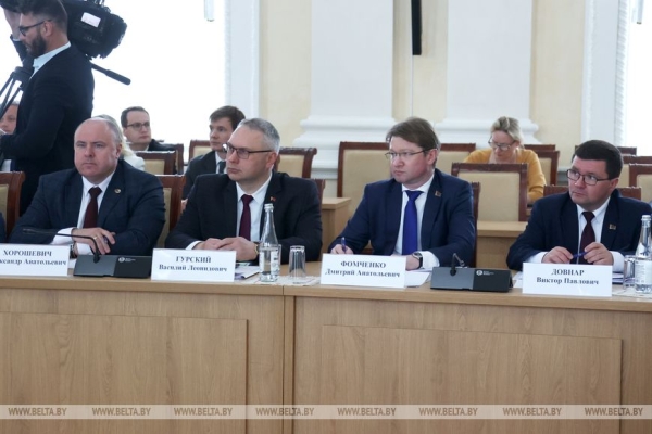 Крутой: уровень личного общения лидеров Беларуси и РФ задает ориентир и тон всей союзной повестке Крутой: уровень личного общения лидеров Беларуси и РФ задает ориентир и тон всей союзной повестке