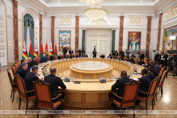 Президент Зимбабве назвал Беларусь "домом вдалеке от дома"