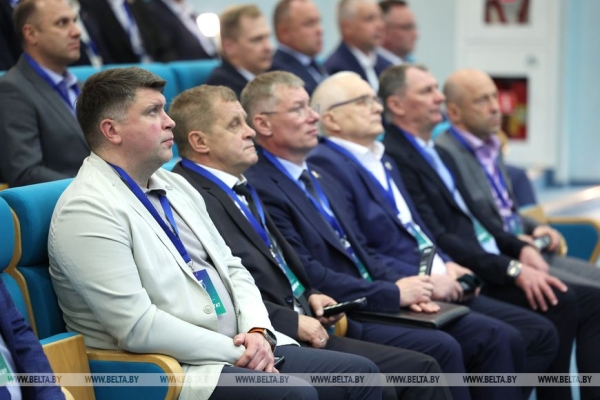 Около 2 тыс. молодых белорусских атлетов и тренеров получают стипендии Президентского спортивного клуба