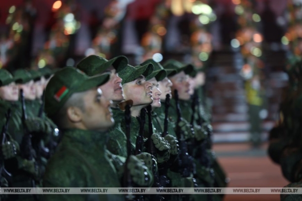 Генеральная репетиция военного парада к 80-летию Победы прошла у стелы "Минск - город-герой"