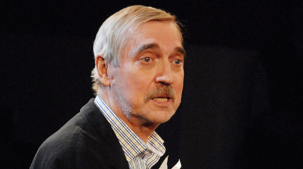 После "Романса о влюбленных" стал звездой. К юбилею народного артиста Евгения Киндинова