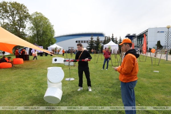 Интерактивы, выставки и детский смех. Как прошел семейный фестиваль "Наша Победа" в Минске