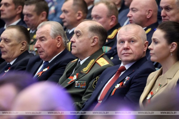 О "не формальной" памяти, войне за умы и сердца и молниеносном ответе агрессору. Откровенная речь Лукашенко в канун 80-летия Победы 