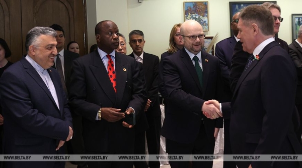 Солдатская каша, выставка, военные песни. В МИД прошло мероприятие к 80-летию Победы