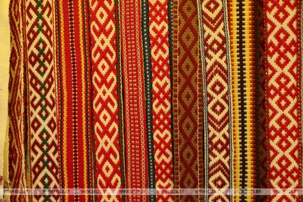 Народные ремесла и авторские сувениры. Что представили мастера на фестивале "Вясновы букет"