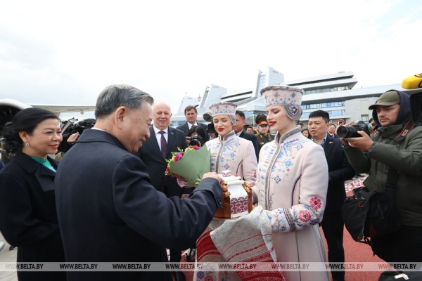 Новый азиатский тигр и житница Африки. Какие перспективы для Беларуси Лукашенко видит во Вьетнаме и Зимбабве