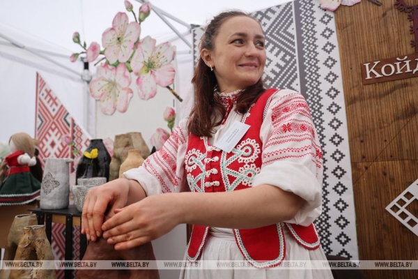 Народные ремесла и авторские сувениры. Что представили мастера на фестивале "Вясновы букет"