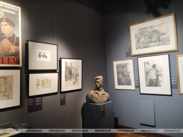 "Художники о войне". Уникальную выставку к 80-летию Победы представили в НХМ 