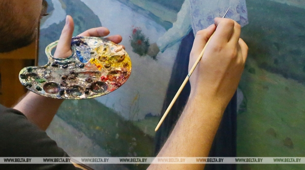 Около 25 выставок в год. Узнали, чем живет Гродненский выставочный зал 