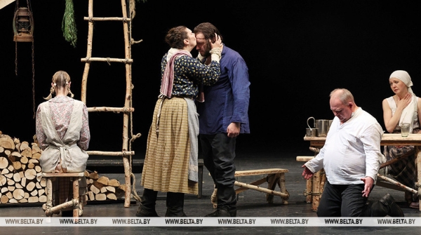 Российский искусствовед о театральном фестивале "Перамога": история победы объединяет нас духовно