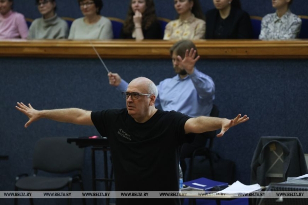 "Ставлю для современного зрителя". Режиссер Большого о подготовке оперы "Орлеанская дева"