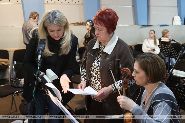 Кто борется за хрустальную гитару? Посмотрели, как молодые исполнители готовятся к конкурсу в Молодечно