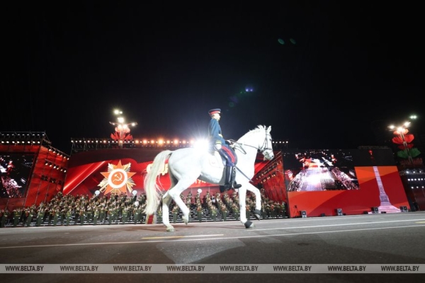 Генеральная репетиция военного парада к 80-летию Победы прошла у стелы "Минск - город-герой"