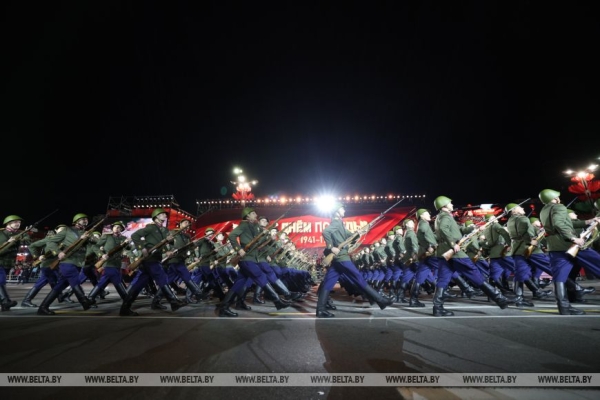 Генеральная репетиция военного парада к 80-летию Победы прошла у стелы "Минск - город-герой"