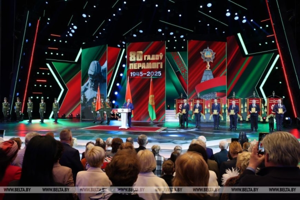 О "не формальной" памяти, войне за умы и сердца и молниеносном ответе агрессору. Откровенная речь Лукашенко в канун 80-летия Победы 