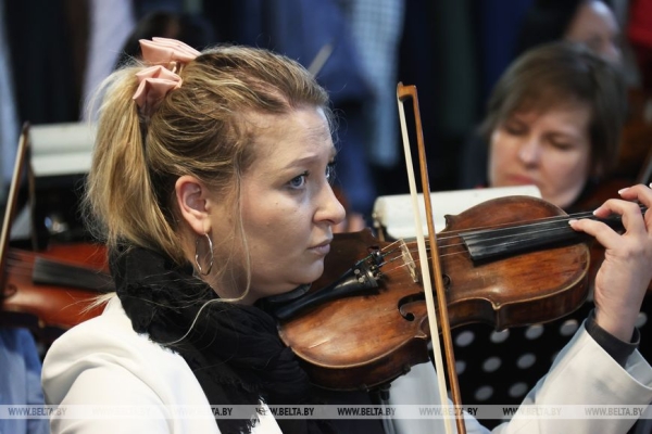 Кто борется за хрустальную гитару? Посмотрели, как молодые исполнители готовятся к конкурсу в Молодечно