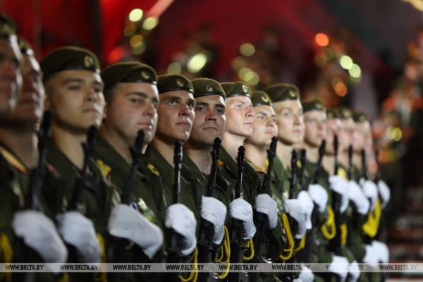 Генеральная репетиция военного парада к 80-летию Победы прошла у стелы "Минск - город-герой"