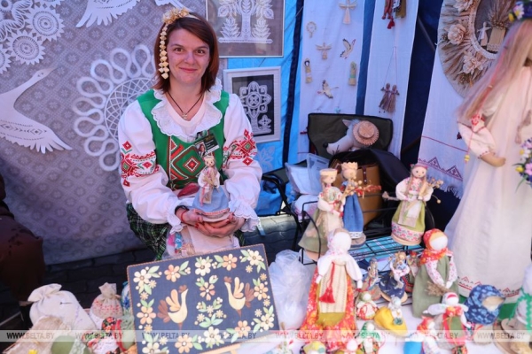 Народные ремесла и авторские сувениры. Что представили мастера на фестивале "Вясновы букет"
