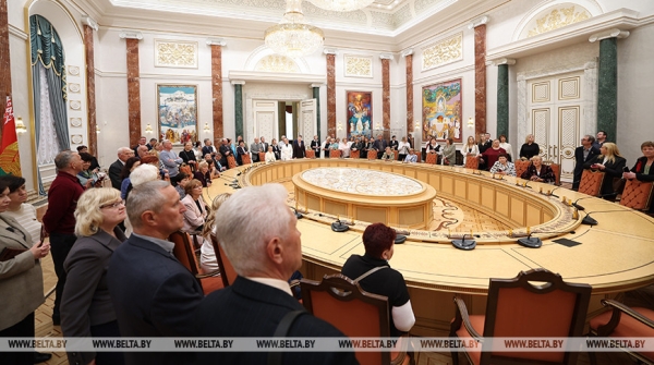 Во Дворце Независимости на экскурсии побывали представители ГТК Во Дворце Независимости на экскурсии побывали представители ГТК