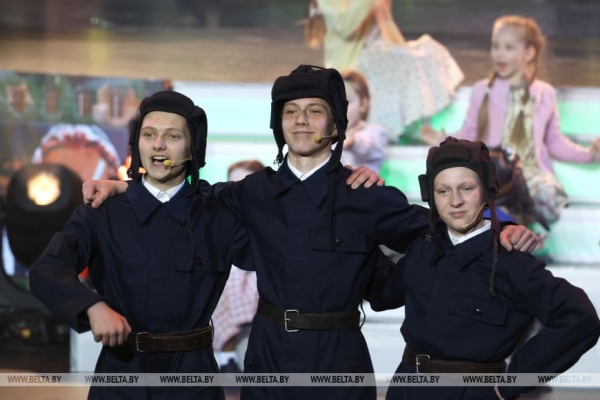 О "не формальной" памяти, войне за умы и сердца и молниеносном ответе агрессору. Откровенная речь Лукашенко в канун 80-летия Победы 