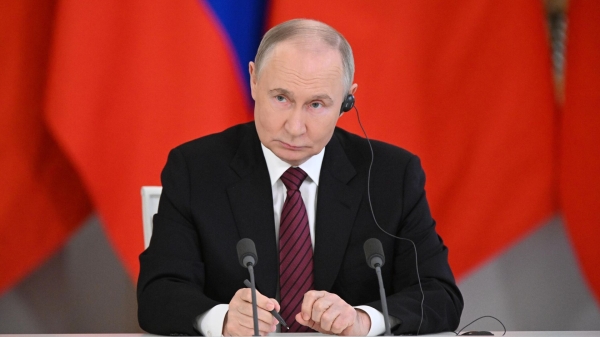 Путин вышел к журналистам для заявления по итогам серии переговоров Путин вышел к журналистам для заявления по итогам серии переговоров