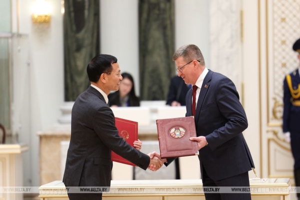 Новый азиатский тигр и житница Африки. Какие перспективы для Беларуси Лукашенко видит во Вьетнаме и Зимбабве